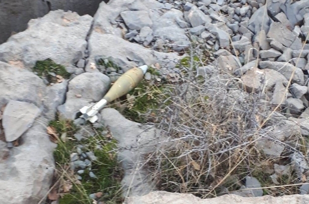 Hakkari’nin Çukurca ilçesinde yapılan çalışmalar sonucunda el yapımı patlayıcı (EYP) ve mühimmat ele geçirildi. ile ilgili görsel sonucu