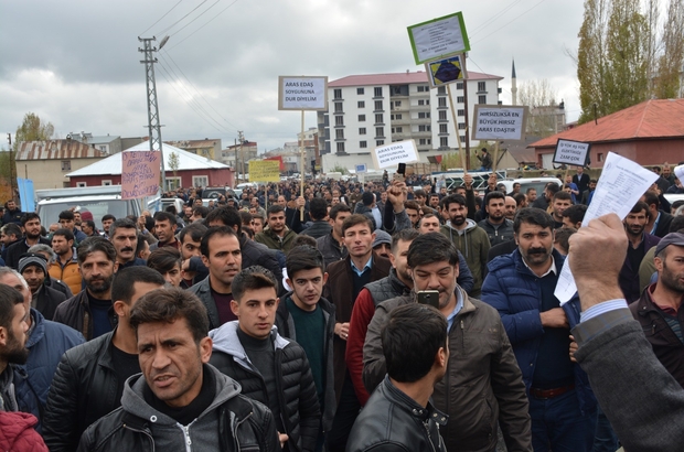 Patnos Haberleri: Patnosta elektrik protestosu sırasında 1 kişi kalp krizinden öldü Patnos Haberleri: Patnosta elektrik protestosu sırasında 1 kişi kalp krizinden öldü