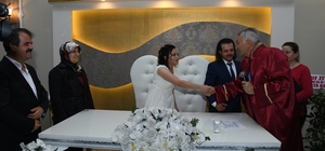 Başkan Günaydın'dan evlilik tavsiyeleri: 'Seni seviyorum' tılsımlı bir cüml...