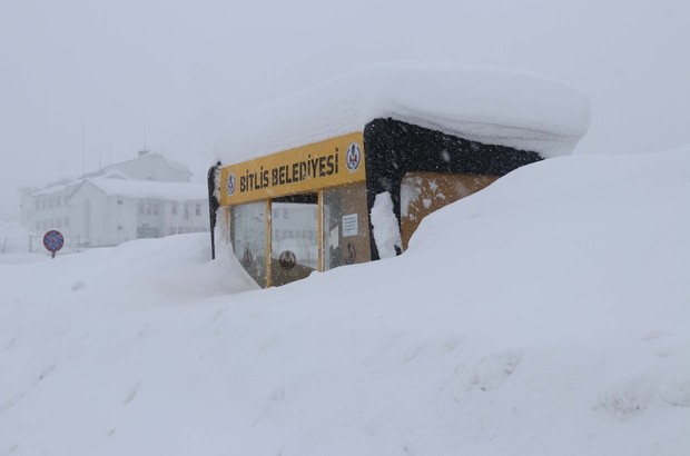 Bitlis Haberleri: Bitlis’te işçilerin zorlu kar temizliği Bitlis Haberleri: Bitlis’te işçilerin zorlu kar temizliği