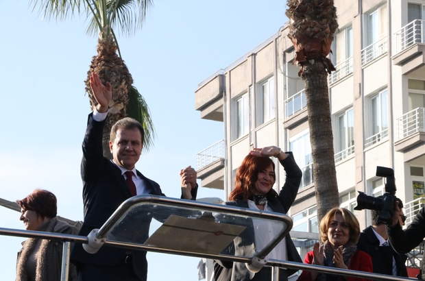 CHP Mersin Büyükşehir Belediye Başkan adayı Seçer'e coşkulu karşılama
Seçer, partisinin il başkanlığında partililerle buluştu
Seçer: "Allah'ın izniyle, sizlerin yardımıyla büyükşehir belediye başkanı olacağım"
"Az konuşacağız, çok iş yapacağız"