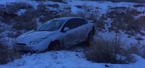 Takla atan otomobil şarampole uçtu: 5 yaralı