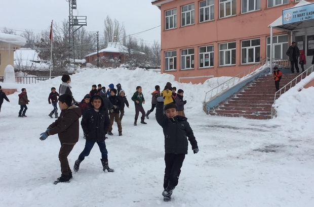 Karlıova Haberleri: Karlıovada 18 gün sonra eğitim yeniden başladı Karlıova Haberleri: Karlıovada 18 gün sonra eğitim yeniden başladı
