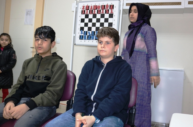 Diyarbakır Haberleri: Kalbi duran emekli öğretmeni, doktor olan öğrencisi hayata döndürdü Diyarbakır Haberleri: Kalbi duran emekli öğretmeni, doktor olan öğrencisi hayata döndürdü