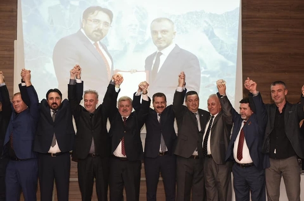 ayvalik ta ak parti den govde gosterisi ak partili buyuksehir ve ayvalik belediye baskan adaylari ayvalik icin kenetlendi balikesir haberleri