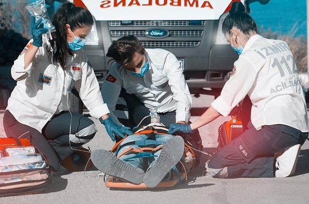 İzmir'de bulunan ambulansların hızı geliÅmiŠülkeleri geçti
İzmir'deki ambulanslar vakalara ulaÅmadaki hızı ile geliÅmiŠülkeleri de geçti
