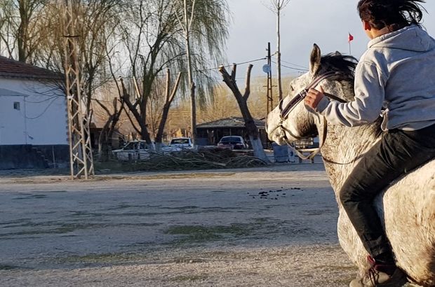 piknikciler doga i le i c i ce olmanin keyfini burada cikariyor sindelhoyuk ziyaretci bilgilendirme merkezi ziyaretcilerin akinina ugruyor kayseri haberleri