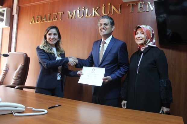Ak Parti Ilk Defa Bu Belediyeyi Aldi Golpazari Belediye Baskani Hayri Suer Mazbatasini Aldi Bilecik Haberleri