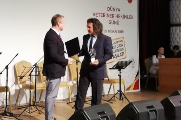  Prof. Dr. Lokman Aslan'a '2019 Yılı TVHB Hizmet Ödülü'