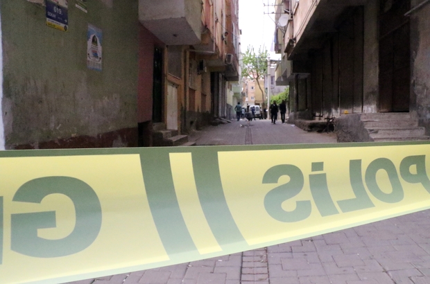 DiyarbakÄ±râda, kÃ¼Ã§Ã¼k yaÅtaki kÄ±zÄ± gelin almak isteyen aile, olumsuz cevap alÄ±nca kurÅun yaÄdÄ±rdÄ±. Olayda, sokakta oyun oynayan 3 Ã§ocuk saÃ§malarÄ±n isabet etmesi sonucu yaralandÄ±. ile ilgili gÃ¶rsel sonucu