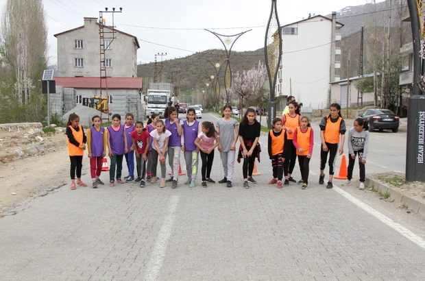 hizan da okullar arasi atletizm yarismasi yapildi bitlis haberleri