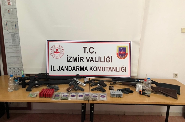 İzmir merkezli 2 ilde uyuşturucu operasyonu 22 gözaltı