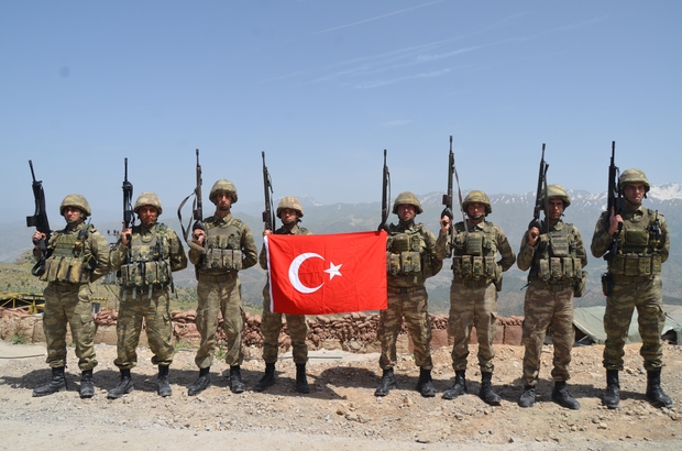 Teroristlerin Korkulu Ruyasi Hudut Kartallarindan Pence Harekatina Tam Destek Hudut Kartallari Yerli Ve Milli Silahlarla Sinir Hattini Gece Gunduz Koruyor Irak Sinirinin Sifir Noktasinda Vatan Nobeti Mehmetcik 2 Bin Rakimli Us Bolgesinde