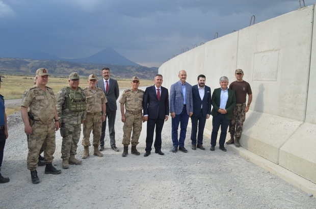 Icisleri Bakani Soylu Agri Da Bakan Soylu Turkiye I Ran Sinirinda Yapimi Devam Eden Guvenlik Duvari Ve Devriye Yol Hattinda Incelemelerde Bulundu Agri Haberleri