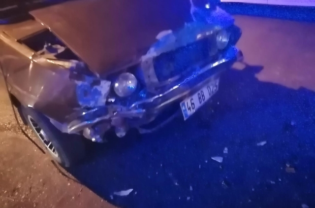 Servisle otomobilin çarpıştığı kazada iki kişi yaralandı Kahramanmaraş'ta trafik kazası