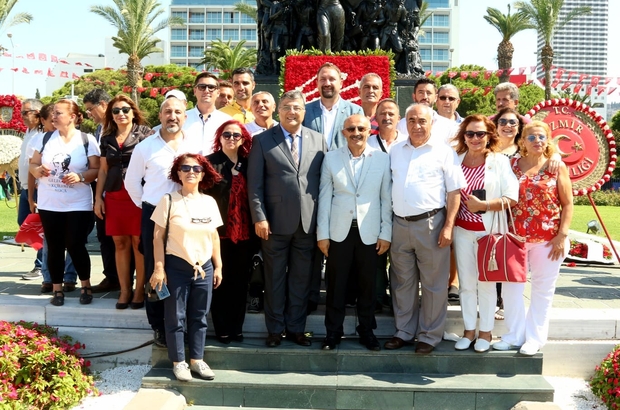 Cigli De I Zmir In Kurtulusunun 97 Yilinda 97 Bin Rozet Izmir Haberleri