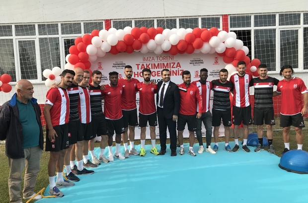Balıkesirspor yeni transferler için imza töreni düzenledi