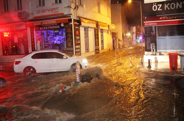 Turizm cenneti bodrum'da caddeler sokaklar göle döndü, ekipler teyakkuza  geçti - Muğla Haberleri