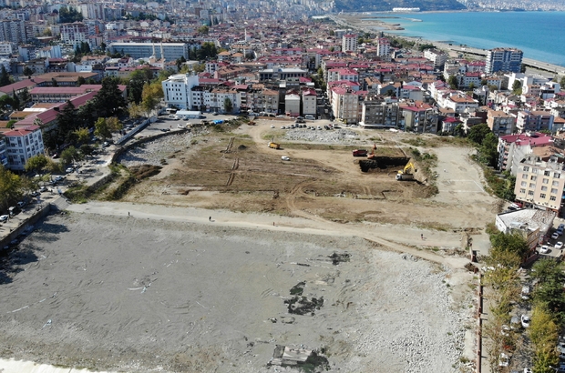 trabzon da millet bahcesi nin yapimi icin ilk kazma vuruldu yikilan huseyin avni aker stadi nin yerinde yapilmasi planlanan millet bahcesi nin kapali otoparki icin kazi calismalari basladi trabzon haberleri