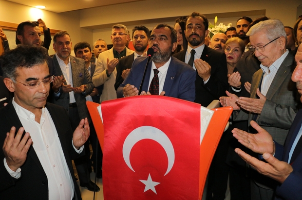 AK Parti Adana’da Mehmet Ay dönemi
AK Parti Adana İl Başkanı Şerif Güler, koltuğunu yeni AK Parti Adana İl Başkanı Mehmet Ay’a devretti