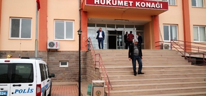 Kazayla annesini vuran genç polis serbest kaldı