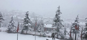 Isparta’da yoğun kar yağışı nedeniyle 2 ilçeyi bağlayan yol kapandı
Isparta Yenişarbademli’de kar yağışı nedeniyle Şarkikaraağaç Yolu kapandı
Yenişarbademli’de kar yağışı 15 santimetreye ulaştı