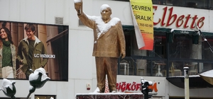 Isparta karla mücadele ediyor
Kent merkezinde üniversitelilerin sınavları e...