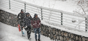 Şırnak’ta kar yağışı nedeni ile 32 köy ve 8 mezra yolu ulaşıma kapandı