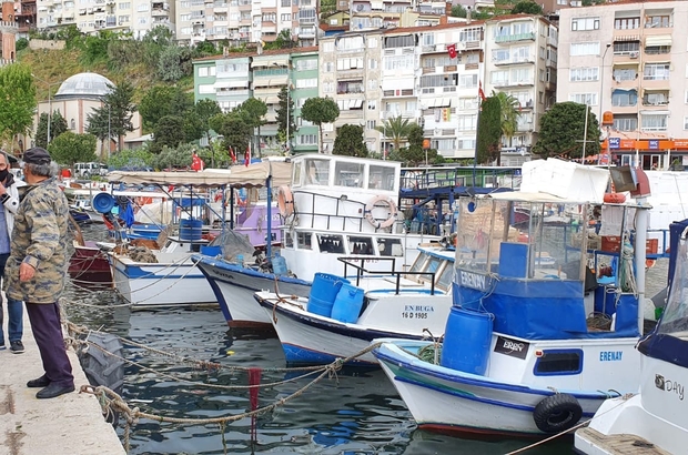 Yasagi Denizden Deliyorlar Icisleri Bakanligi Nin Kisitlamasi Kapsaminda Yalovali Balikcilar Gemlik Korfezi Nde Denize Aciliyor Bursa Haberleri
