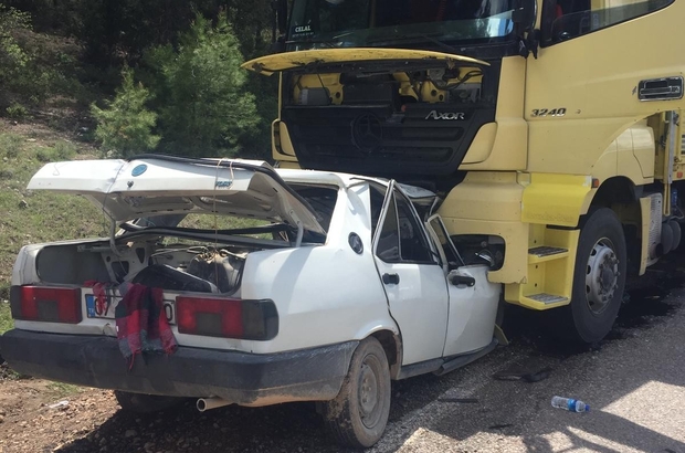 Antalya Da Otomobil Ve Kamyonet Carpisti 3 Yarali Antalya Haberleri