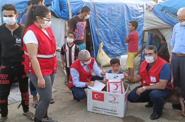 Kızılay'dan tarım işçilerine gıda yardımı - Adana Haberleri