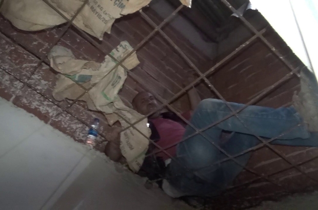 Hirsiz Polis Kovalamacasinda Polis Catidan Dustu Manisa Nin Soma Ilcesinde Hirsiz Kovalarken Catidan Dusen Polis Memuru Yaralandi Manisa Haberleri