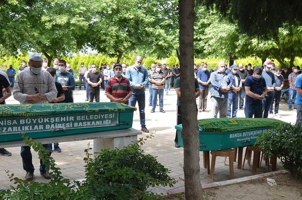 Kazada Hayatini Kaybeden Iki Kardes Yan Yana Defnedildi Manisa Haberleri