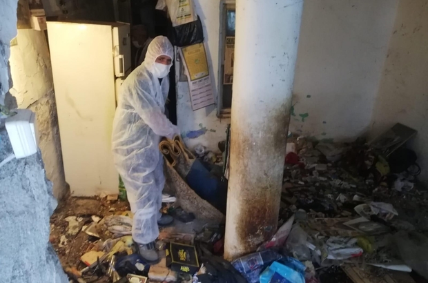 Buca De Tek Ayakli Sandalyeli Hirsiz