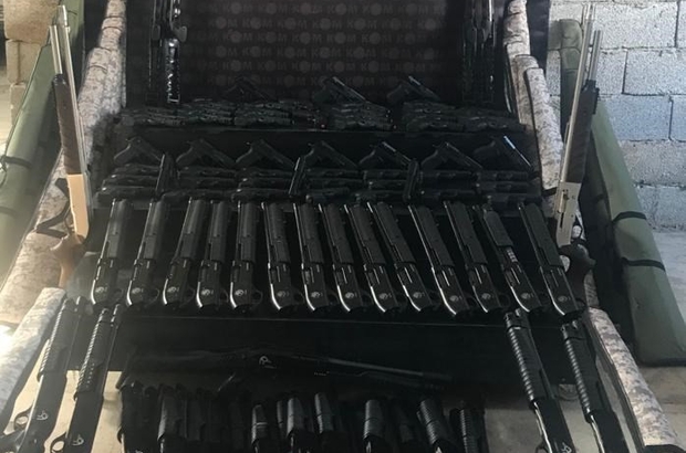 Yüksekova'da çok sayıda silah ele geçirildi - Hakkari Haberleri