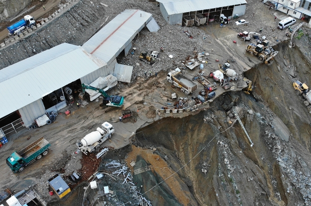 Selin vurduğu Yusufeli Barajı şantiyesi havadan görüntülendi