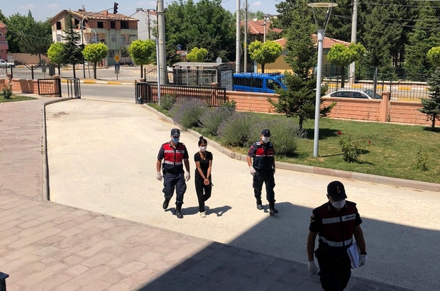 Cadirlara Yapilan Hirsizlik Operasyonunda Kucuk Servet Ele Gecirildi Girdikleri 7 Evi Soyan 7 Si Kadin 8 Kisi Jandarma Tarafindan Yakalandi Suphelilerin Yakalanmamak Icin Araclarina Sahte Plaka Taktiklari Tespit Edildi Afyonkarahisar Haberleri