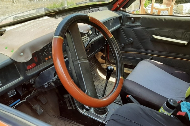 Yaptigi Yazilim Sayesinde Renault Toros La Tesla Ya Rakip Cikti 19 Yasindaki Genc Mucit 1999 Model Otomobili Sesli Komutla Kontrol Ediyor Yaptigi Yazilimla 199 Model Otomobili Sesli Komutla Calistiriyor Kapatiyor Korna Caliyor Ustelik Konusmalara