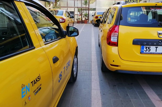 İzmir'de taksilerin kilometre ücreti 4.30 tl'ye yükseltildi i?zmir'de  taksiye fiyat ayarlaması taksimetre ücreti enflasyonun yarısı oranında  arttı - İzmir Haberleri