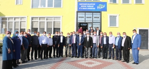 AK Partili ilçe ve belde belediye başkanları Sarıyahşi'de toplandı