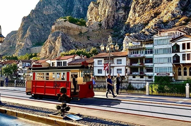 Amasya Da Nostaljik Tramvay Icin Imzalar Atildi Amasya Belediye Baskani Mehmet Sari Yeni Bir Baslangicin Ilk Adimini Atiyoruz Amasya Haberleri
