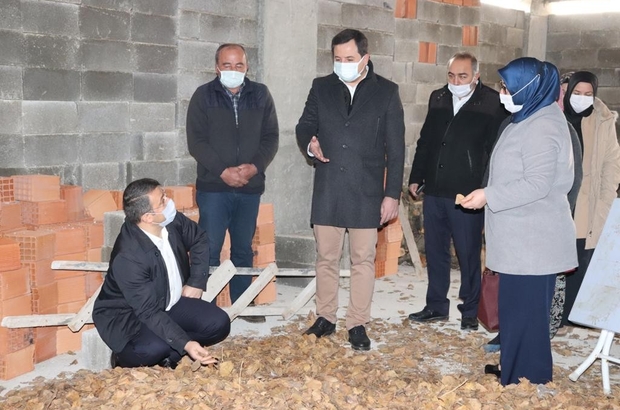 Yangında evleri tamamen kül olan aileye 41 bin tl destek sağlandı evi
