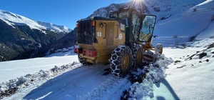 Trabzon'da karla mücadele çalışmaları sürüyor