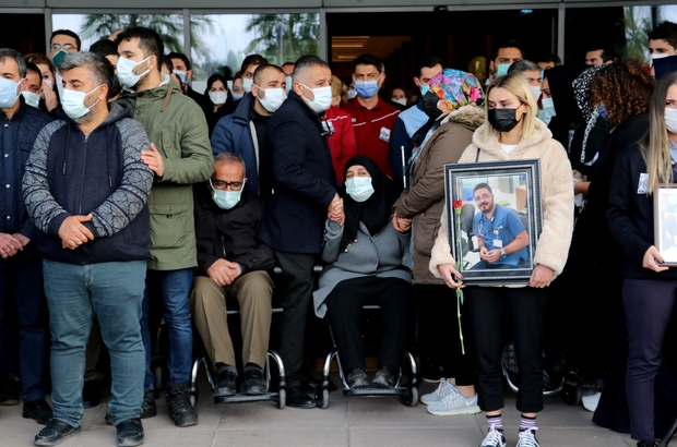 Doktor Mehmet Ertane gözyaşlarıyla uğurlandı ile ilgili görsel sonucu