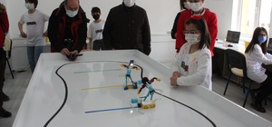 Afyonkarahisar'da 'Kendin Yap Atölyesi' açıldı
Bu atölyede çocuklar robot k...