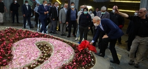 Kılıçdaroğlu, 9. Cumhurbaşkanı Demirel'in anıt mezarına çiçek bırakıp dua e...