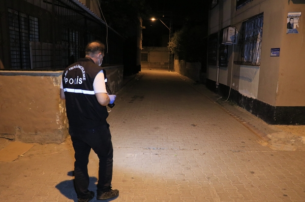 Kavga ettikleri kişinin önünü motosikletle kesip tabancayla vurdular -  Adana Haberleri