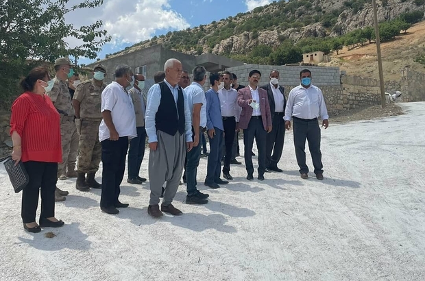 ergani kaymakami ozturk bademli mahallesinde incelemede bulundu diyarbakir haberleri