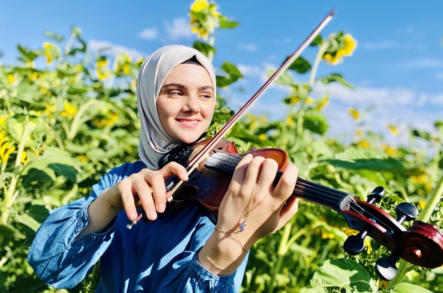 Keman Yayina Dokundu Tum Engelleri Asip Hayallerini Gerceklestirdi Agri Haberleri