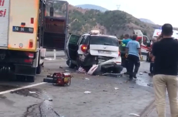 sivas ta trafik kazasi 1 olu 3 yarali sivas in koyulhisar ilcesinde meydana gelen trafik kazasinda 1 kisi oldu 3 kisi yaralandi sivas haberleri